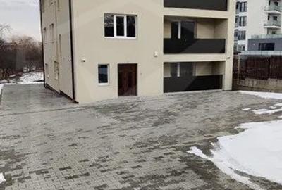 Casă individuală cu 10 camere în Bună Ziua