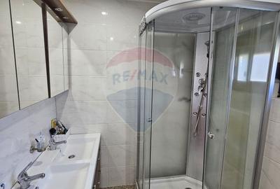 Casă solidă din cărămidă, mobilată, garaj, teren generos – Tarcău - 40
