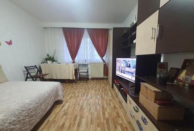 Garsonieră, mobilată în Poarta 6