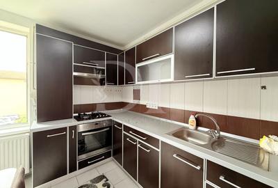 Apartament cu 3 camere decomandat, mobilat în Florești