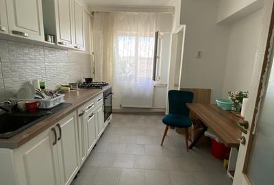 2 DECOMANDATE etajul 3 cu centrala, renovat, bloc 1985, Energiei - 1