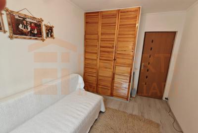 Apartament cu 3 camere semidecomandat, mobilat în Groapa