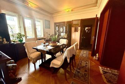 Apartament cu 4 camere decomandat în Romană