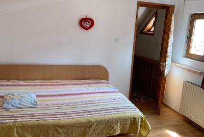 Închiriez 2 camere din care una la mansarda - conditii bune. - 4