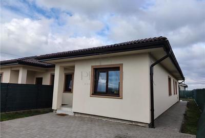 Duplex cu 3 camere în Moșnița Veche