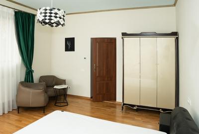 Apartament  central   STAR  renovat complect  de 74 m - 4