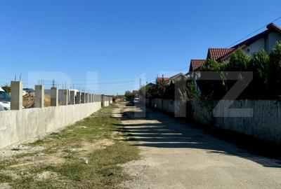 Teren Construcții intravilan de 340 mp, în Sud
