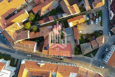 Apartament cu 8 camere în Central