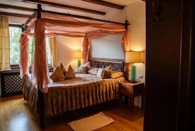 Vila Valea Prahovei Cornu , 15 camere, piscina int.,pretabila camin varstnici - 12