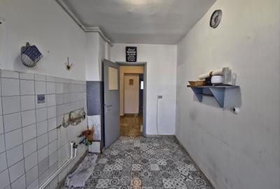 Ultracentral Tomis Mall 3 camere decomandat etaj 3/7 - 24