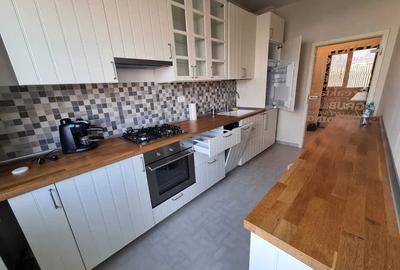 Apartament cu 2 camere decomandat, mobilat în Politehnica