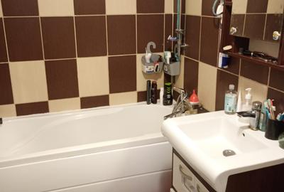 Apartament cu 3 camere decomandat, etaj 1/4,  zona Canta - 6