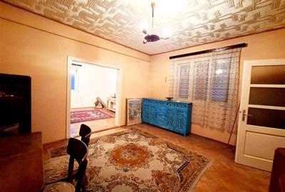 Casa 4 camere pivnita curte individuala Zona Lazaret - 2