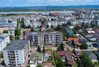 Apartament cu 3 camere decomandat, mobilat în Nord