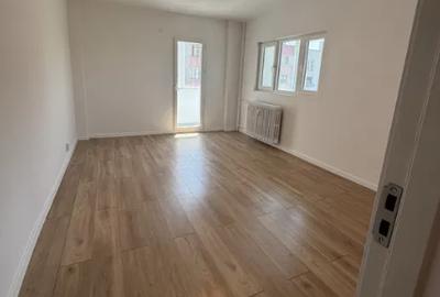 Calea Mosilor,bl.1984,reabilitat,DECOMANDATA,Renovata ,geam la baie,balcon
