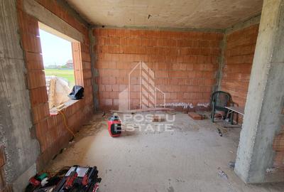 Jumatate de duplex la cheie,4 camere,constructie 2024 Mosnita Noua - 2