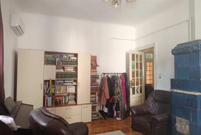 Casă de vânzare – 5 camere într-o vilă interbelică, 125 mp - 9