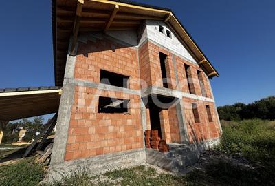 Casă individuală cu 5 camere în Șura Mare