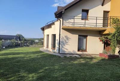 Casa cu 5 camere, 234mp utili, 700mp teren, Borhanci - 1