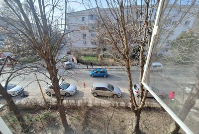 VÂND SAU SCHIMB * APARTAMENT 3 CAMERE * STRADAL * STR TULCEI NR 5 * ETAJ 2 * - 12