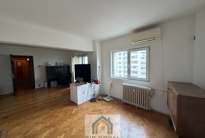 Apartament cu 4 camere decomandat în Moșilor