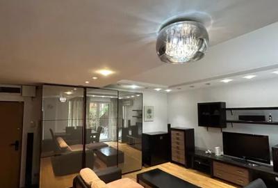 Apartament cu 2 camere semidecomandat, mobilat în Nordului