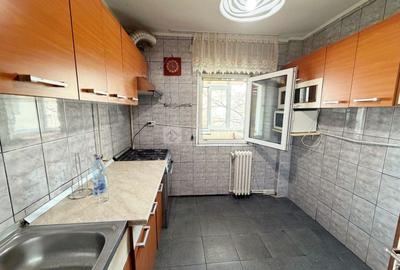 Pacurari - Petru Poni, 3 camere decomandat, amenajat, liber - 4