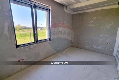 Vă propunem spre vânzare o casă deosebită - 25