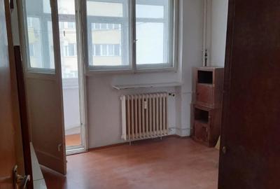 Apartament cu 2 camere decomandat în Teiul Doamnei