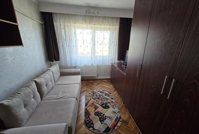 Apartament 3 camere, decomandat, etaj 3/4, mobilat, centrala gaz, termen lung - 2