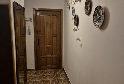 Apartament 3 camere în Răcădău