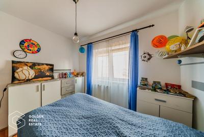 Apartament 4 camere, langa campusul UVVG, decomandat, etaj 3, comision 0% - 7