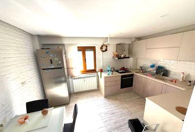 APARTAMENT 3 CAMERE 4X8 BL  MONOLIT VEDERE MIXTA RENOVAT COMPLET MOBILAT - 1