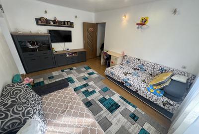 Apartament 2 camere zona Poarta 6 - 1