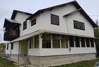 VIla Teisani si 11250 mp teren - 1