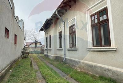COMISION 0% - Casă interbelică cu 7 camere și teren generos 1.269 mp - 3