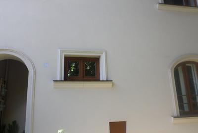 Casă cu 4 camere în Domenii