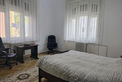 Apartament 2 camere Parc Traian , 400 E neg. Comision 50% - 5