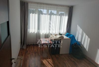 Apartament cu 2 camere, etajul 1, centrala proprie,Sagului - 6