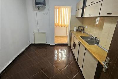 Apartament cu 2 camere decomandat în Narcisa