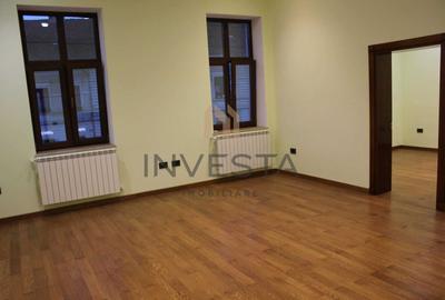 Apartament cu 3 camere semidecomandat în Ultracentral