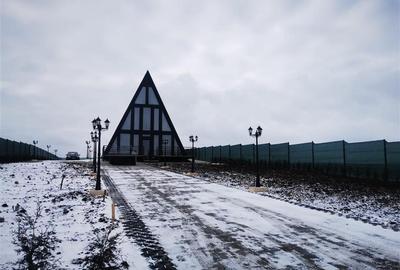 Casă individuală cu 6 camere în Ipotești