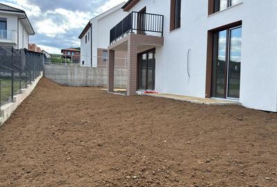 Casă cu garaj de vânzare – Chinteni, zonă liniștită - 1