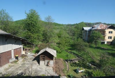 Vanzare casa mare cu etaj si 6200 mp teren intravilan Fieni, judetul Dambovita - 4