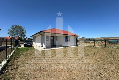 Casa individuala | 85 mp | 355 mp teren | Toate utilitatile | Orizont - 10