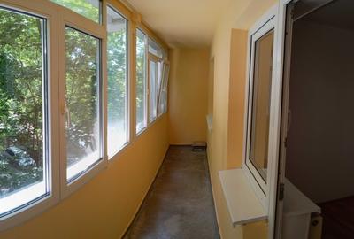 Apartament cu 3 camere decomandat în Giurgiului