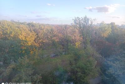 Apartament cu 3 camere decomandat în Floreasca