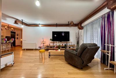 Apartament cu 3 camere semidecomandat în Pipera