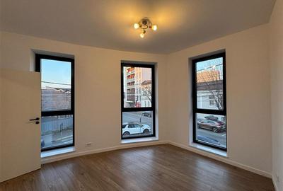 Inchiriere spatiu pentru birou 2 camere ultrafinisat zona Centrala- str Decebal