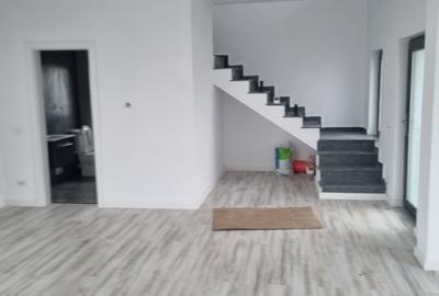 Casă individuală cu 4 camere în Miroslava